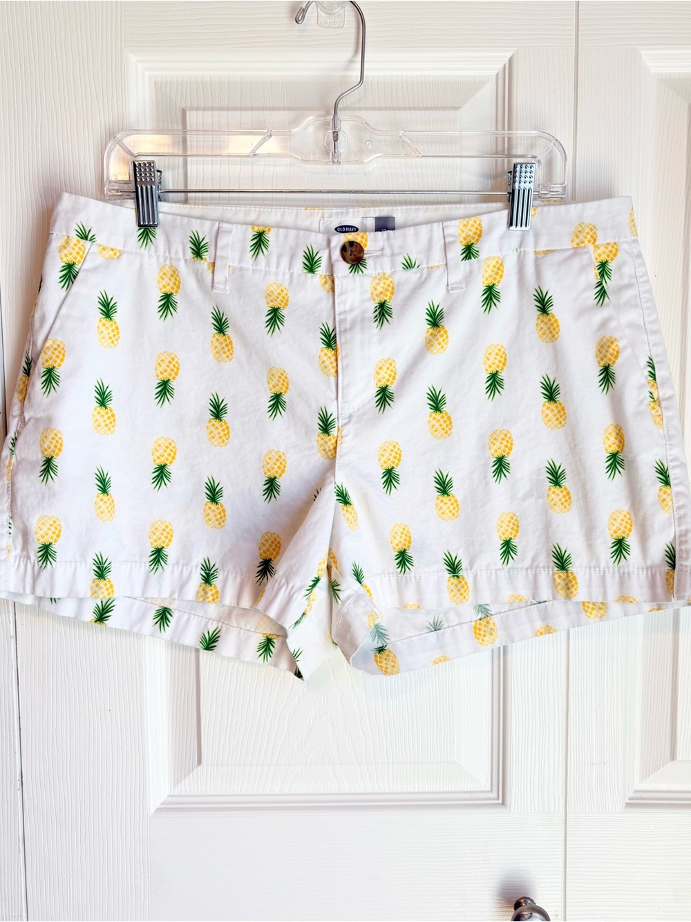 Old Navy White Pineapple Print Chino Summer Beach Shorts Size 12 Waist Apprx 34”